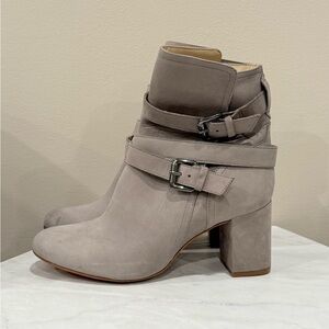 🔥Schtz Gray Women's Ankle Boots Sude Sz 7🔥